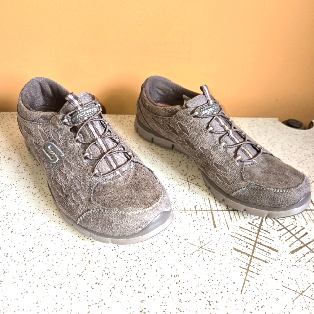 Skechers Wide Fit Memory Foam with Cushioned Midsole and No Tie Design, 10